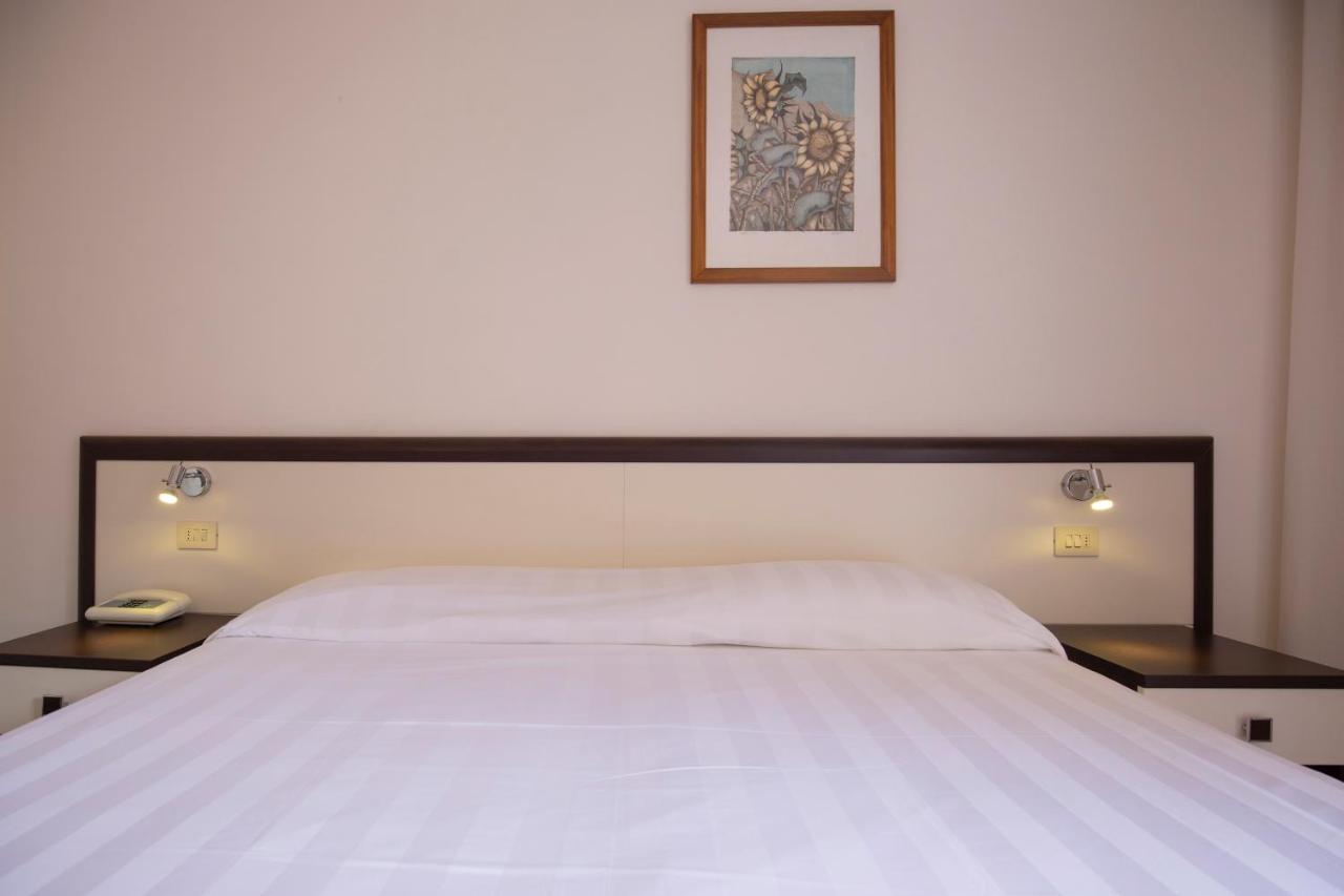 Hotel Fabricia Портоферайо Екстериор снимка