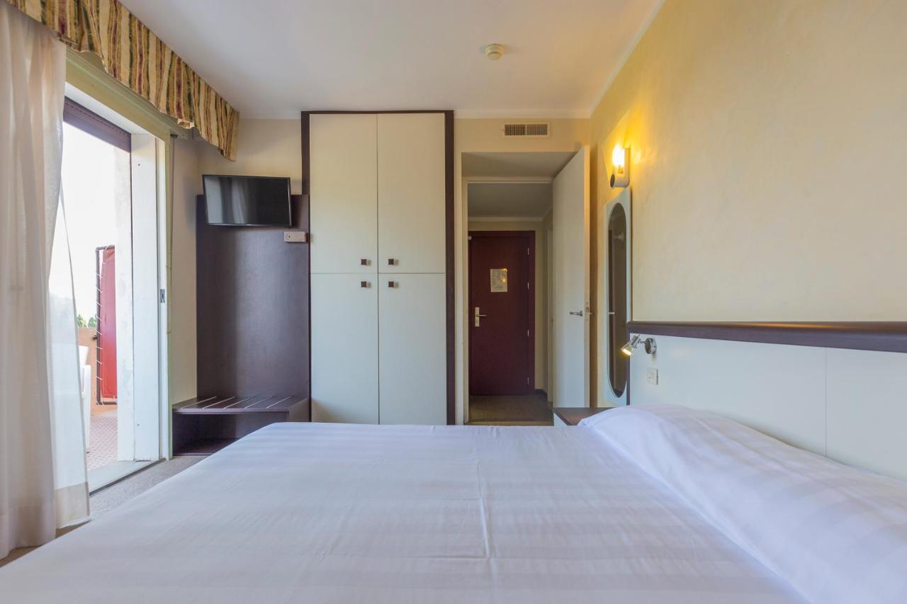 Hotel Fabricia Портоферайо Екстериор снимка
