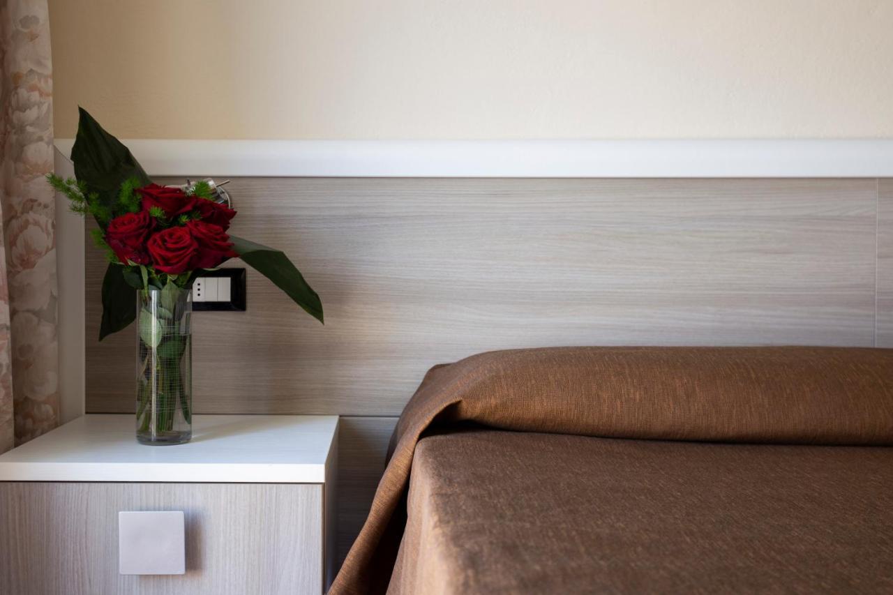Hotel Fabricia Портоферайо Екстериор снимка