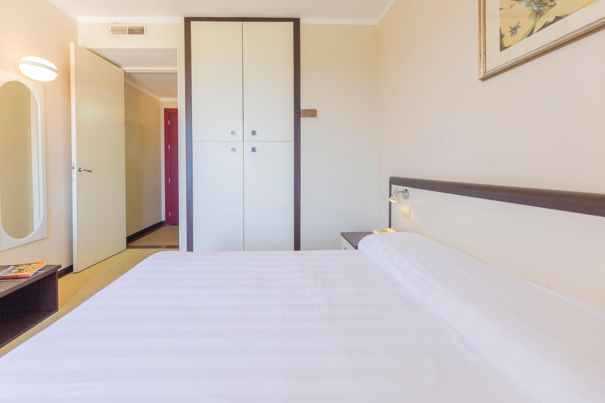 Hotel Fabricia Портоферайо Екстериор снимка