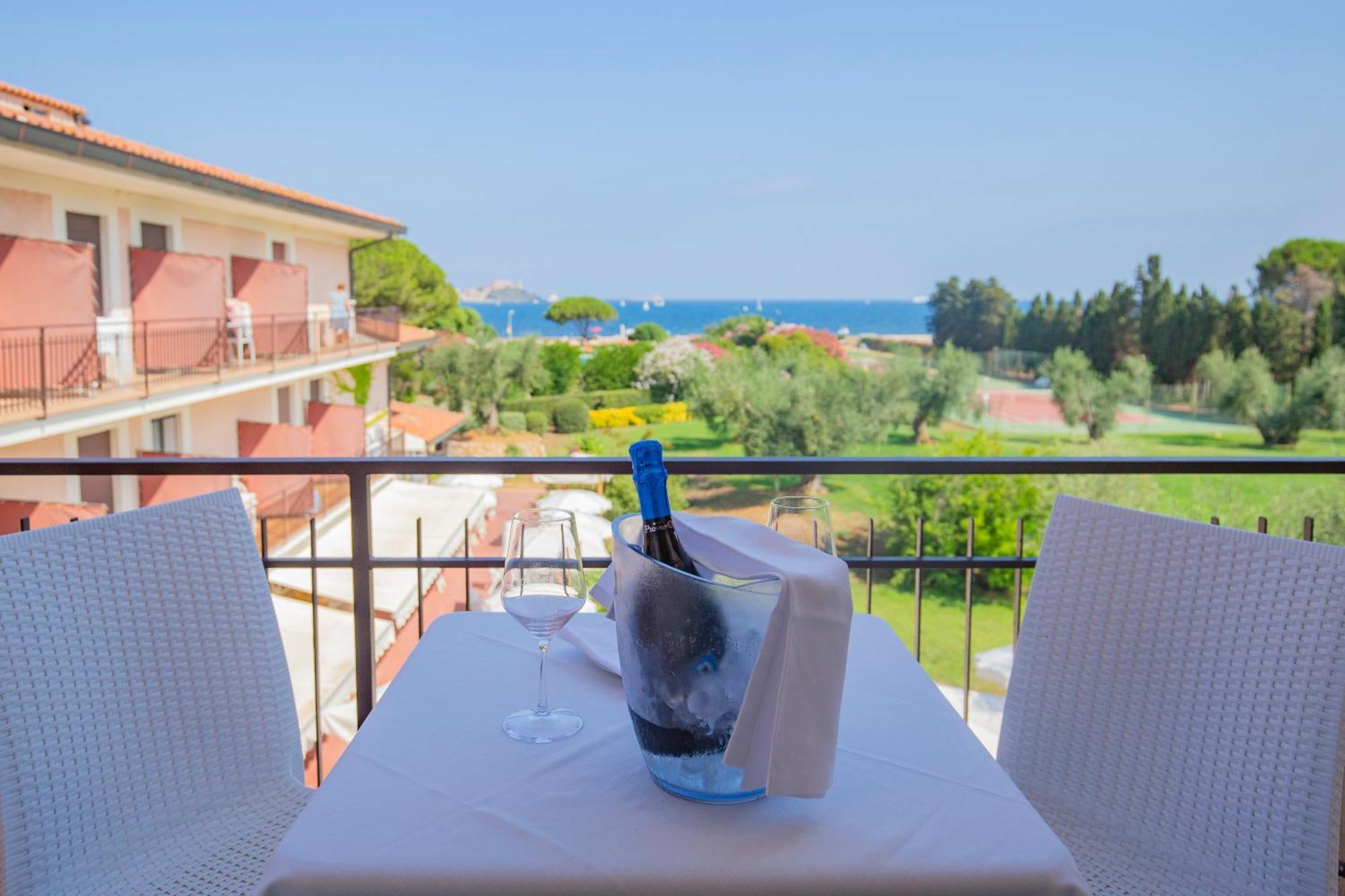 Hotel Fabricia Портоферайо Екстериор снимка