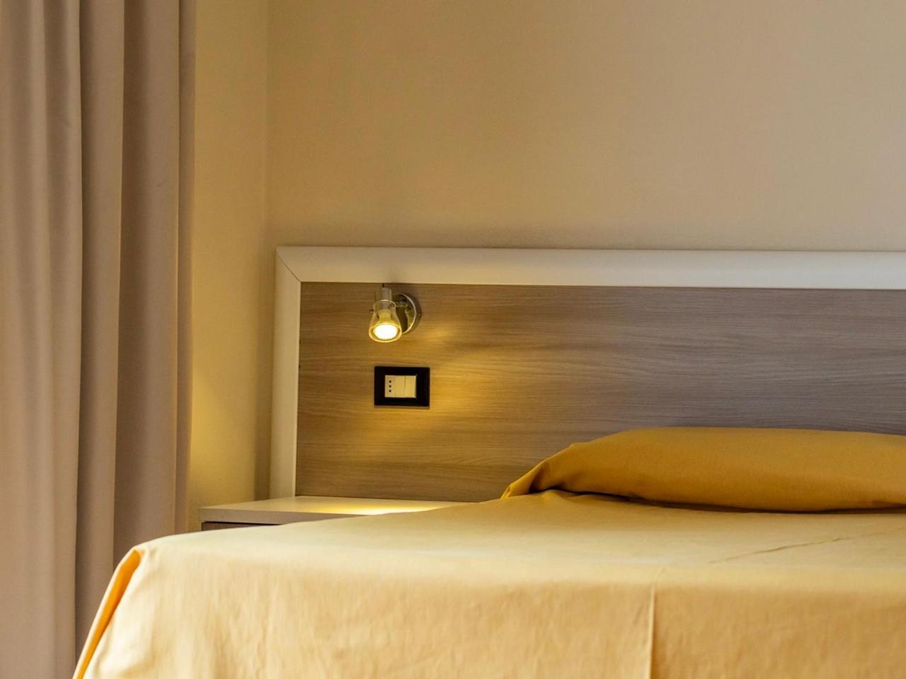Hotel Fabricia Портоферайо Екстериор снимка